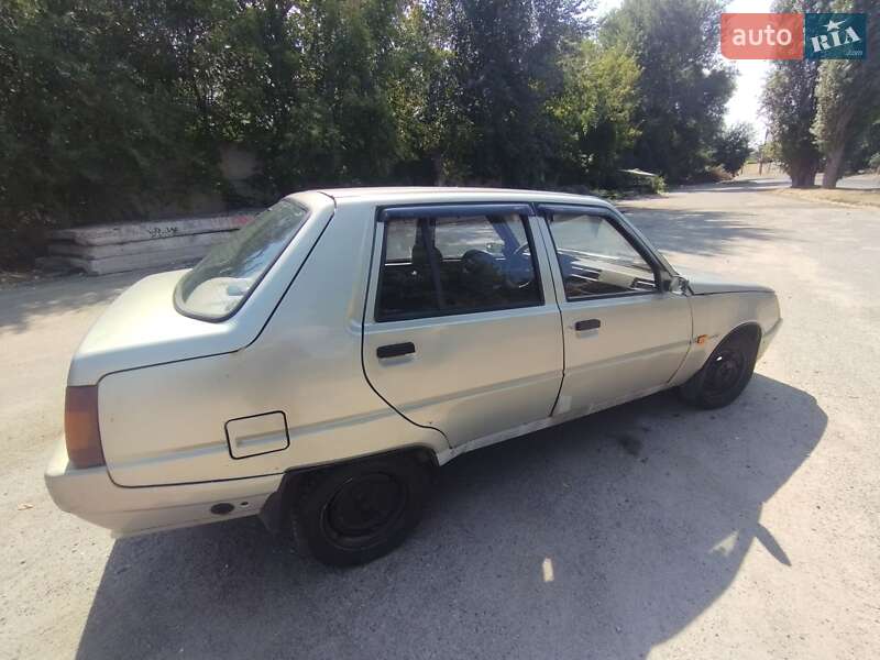 Лифтбек ЗАЗ 1103 Славута 2006 в Запорожье