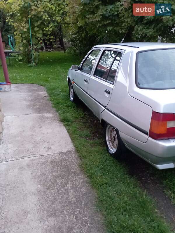 Лифтбек ЗАЗ 1103 Славута 2003 в Самборе фото 11 Лифтбек ЗАЗ 1103 Славута 2003 в Самборе