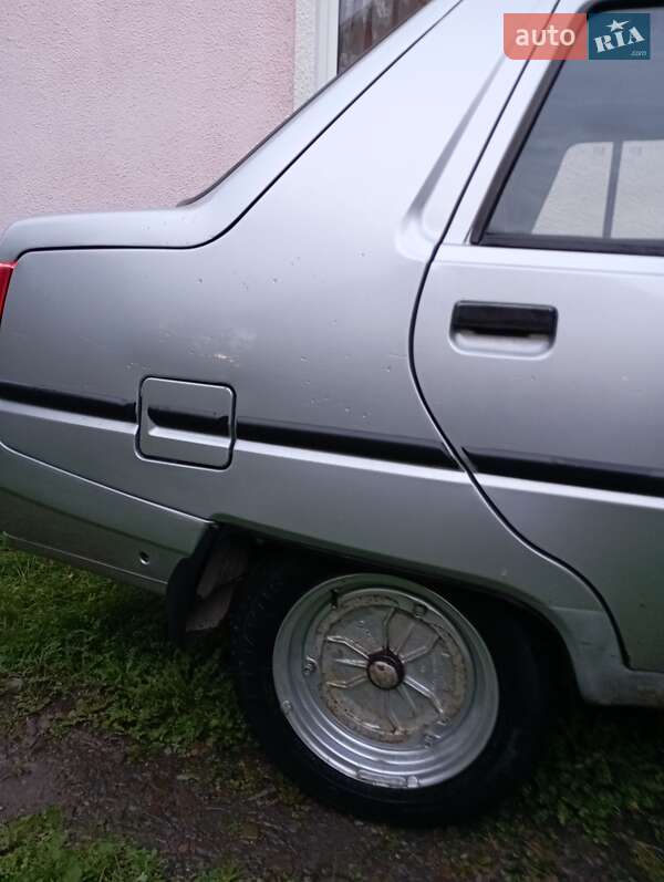 Лифтбек ЗАЗ 1103 Славута 2003 в Самборе фото 13 Лифтбек ЗАЗ 1103 Славута 2003 в Самборе