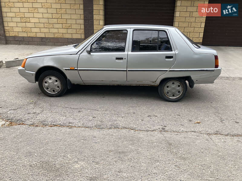 Лифтбек ЗАЗ 1103 Славута 2004 в Запорожье фото 6 Лифтбек ЗАЗ 1103 Славута 2004 в Запорожье