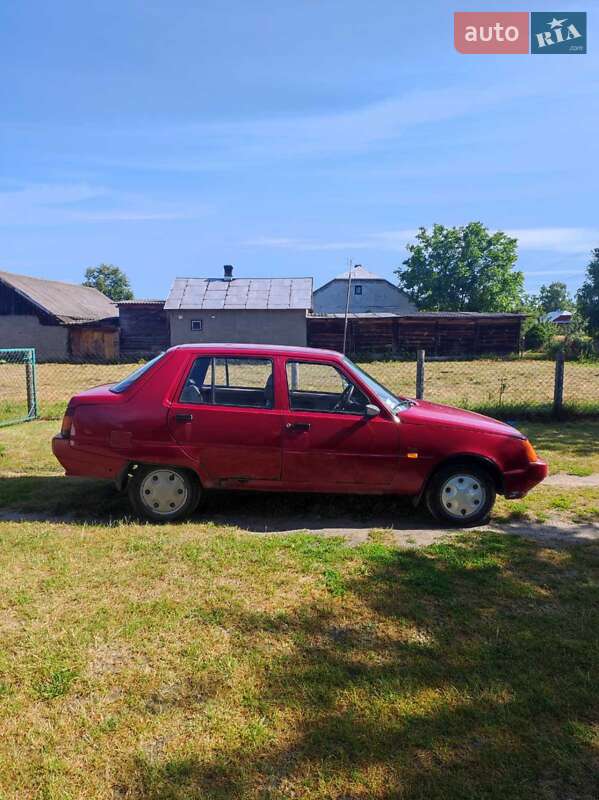 Лифтбек ЗАЗ 1103 Славута 2003 в Радехове
