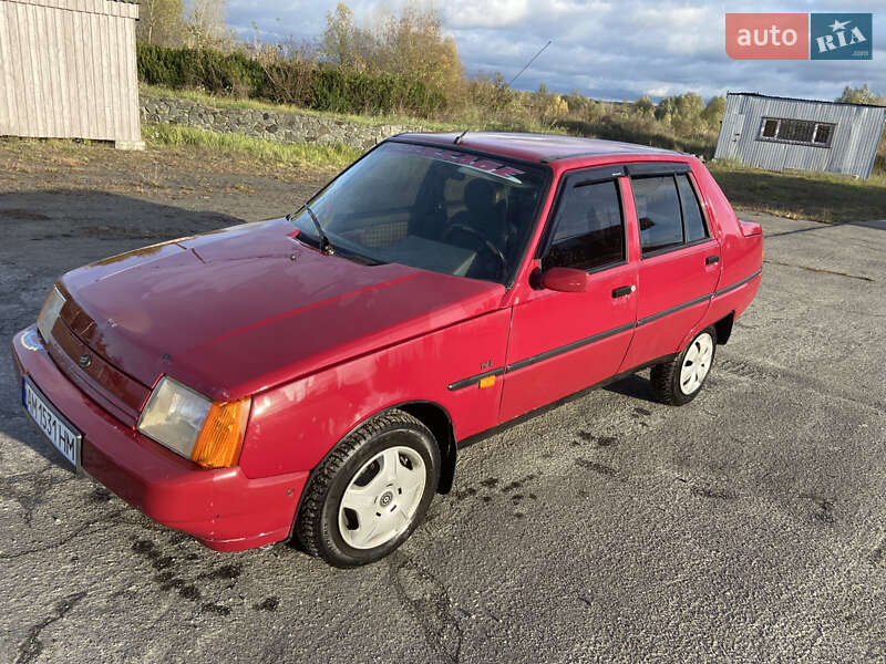 Лифтбек ЗАЗ 1103 Славута 2003 в Иванкове