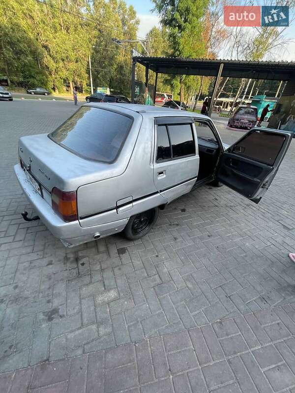 Ліфтбек ЗАЗ 1103 Славута 2003 в Запоріжжі