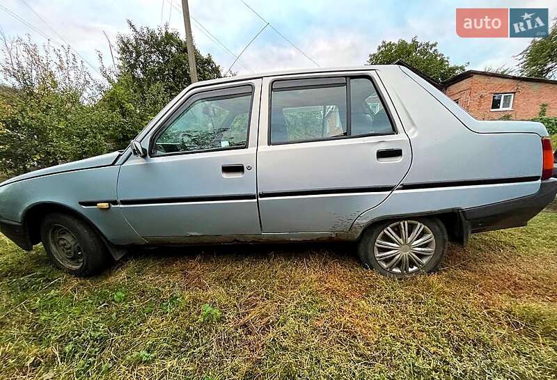 Лифтбек ЗАЗ 1103 Славута 2005 в Гадяче фото 2 Лифтбек ЗАЗ 1103 Славута 2005 в Гадяче