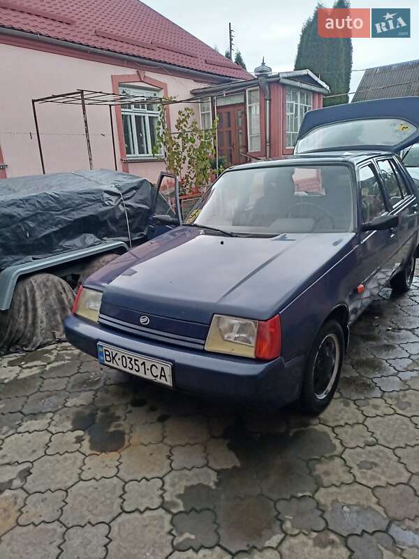Лифтбек ЗАЗ 1103 Славута 2010 в Дубно