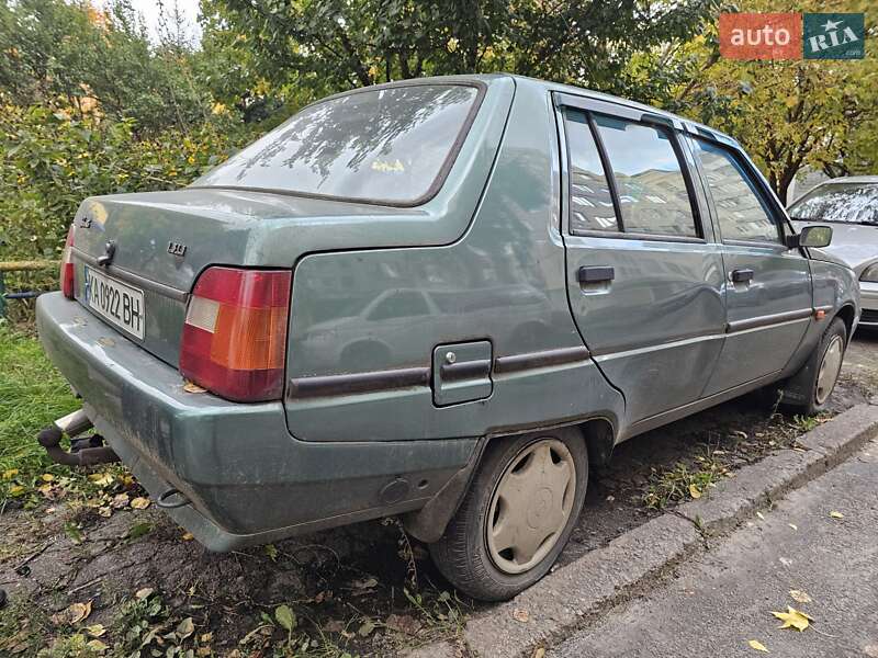 Лифтбек ЗАЗ 1103 Славута 2010 в Киеве