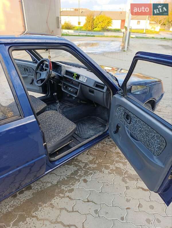 Ліфтбек ЗАЗ 1103 Славута 2005 в Чернівцях фото 5 Ліфтбек ЗАЗ 1103 Славута 2005 в Чернівцях