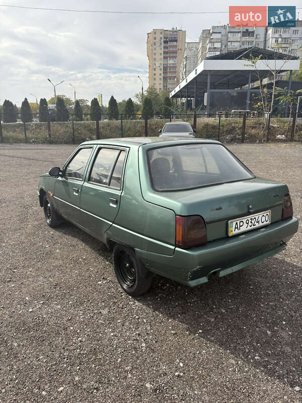 Лифтбек ЗАЗ 1103 Славута 2006 в Запорожье