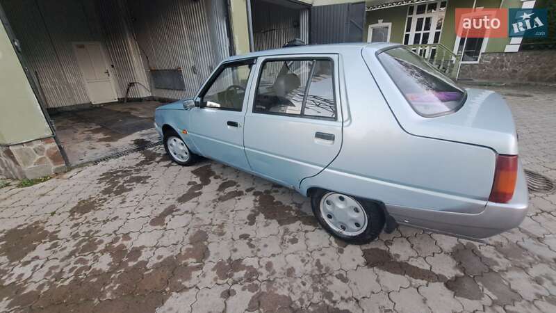 Лифтбек ЗАЗ 1103 Славута 2004 в Черновцах фото 3 Лифтбек ЗАЗ 1103 Славута 2004 в Черновцах