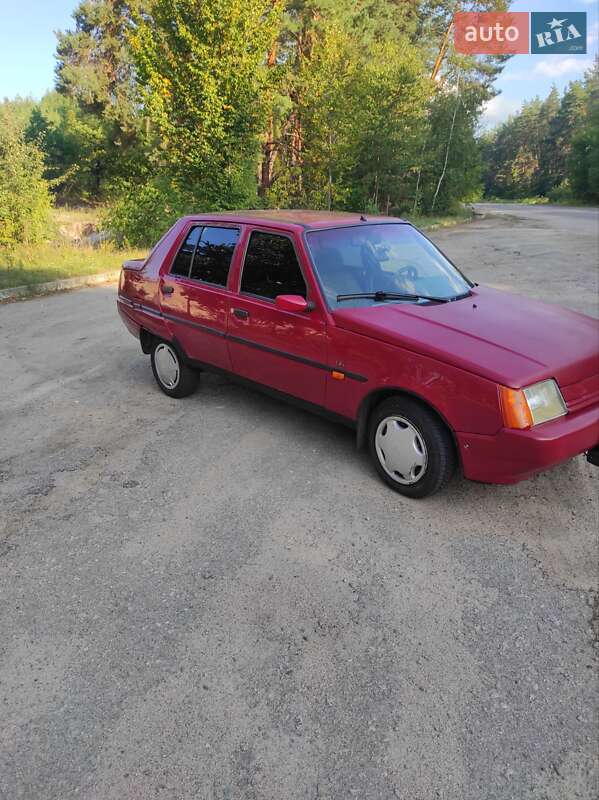 Лифтбек ЗАЗ 1103 Славута 2004 в Тараще