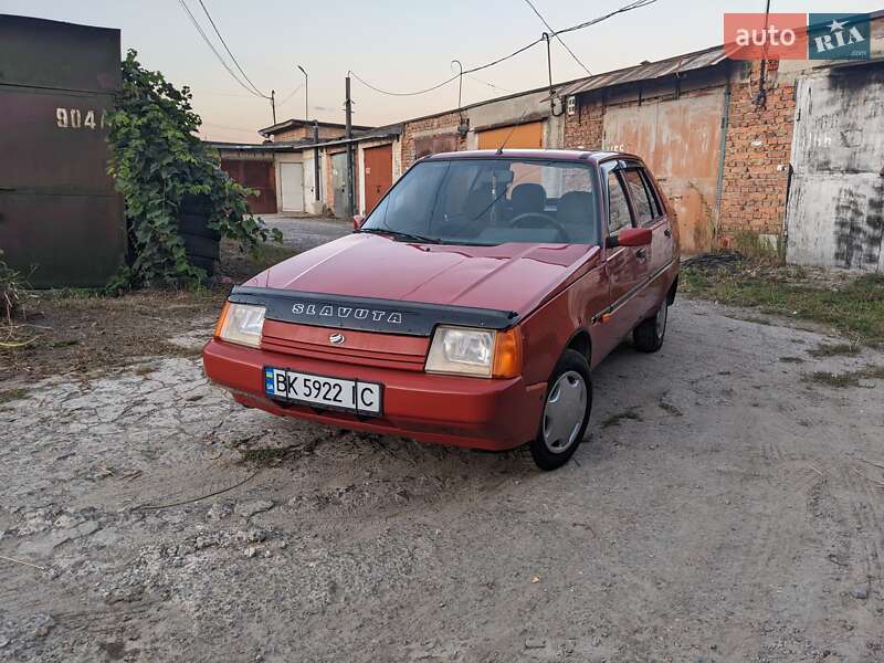 Лифтбек ЗАЗ 1103 Славута 2006 в Ровно