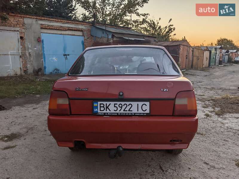 Лифтбек ЗАЗ 1103 Славута 2006 в Ровно