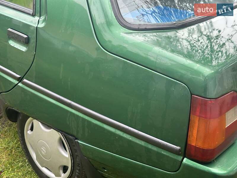 Лифтбек ЗАЗ 1103 Славута 2003 в Александрие