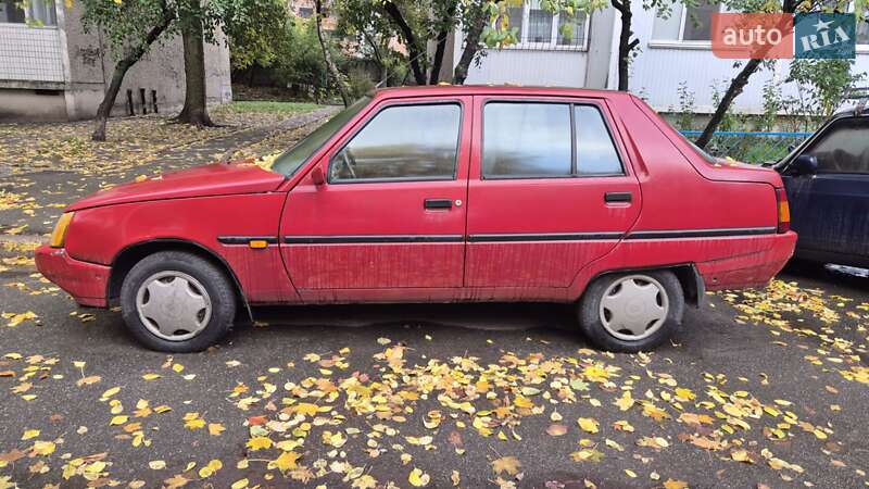 Лифтбек ЗАЗ 1103 Славута 2006 в Киеве