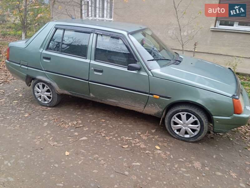 Лифтбек ЗАЗ 1103 Славута 2010 в Ивано-Франковске фото 4 Лифтбек ЗАЗ 1103 Славута 2010 в Ивано-Франковске