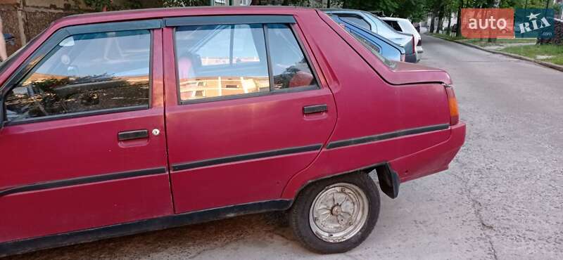 Лифтбек ЗАЗ 1103 Славута 2003 в Вараше