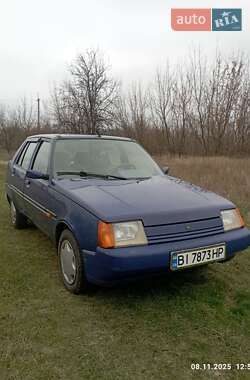 Лифтбек ЗАЗ 1103 Славута 2003 в Устивице