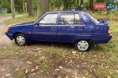 Лифтбек ЗАЗ 1103 Славута 2002 в Киеве