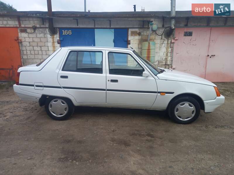 Лифтбек ЗАЗ 1103 Славута 2006 в Славутиче