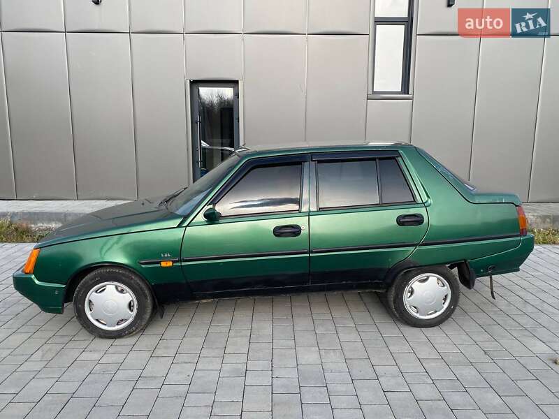 Лифтбек ЗАЗ 1103 Славута 2004 в Хмельницком