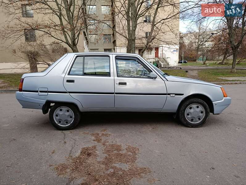 Лифтбек ЗАЗ 1103 Славута 2004 в Харькове фото 4 Лифтбек ЗАЗ 1103 Славута 2004 в Харькове