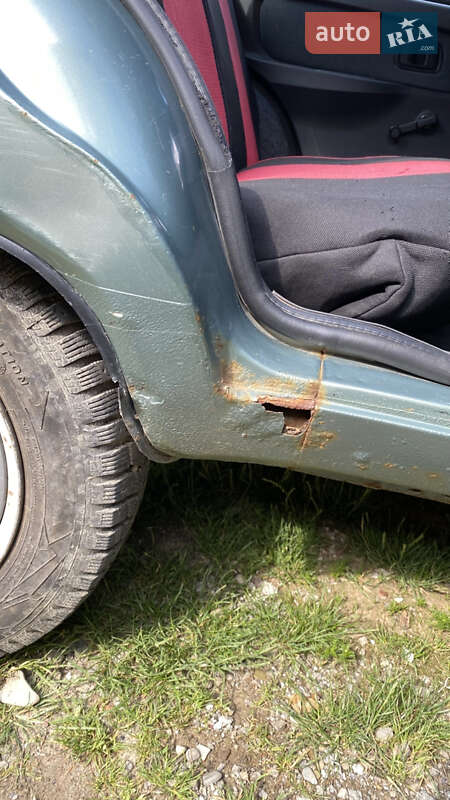 Лифтбек ЗАЗ 1103 Славута 2006 в Порогах