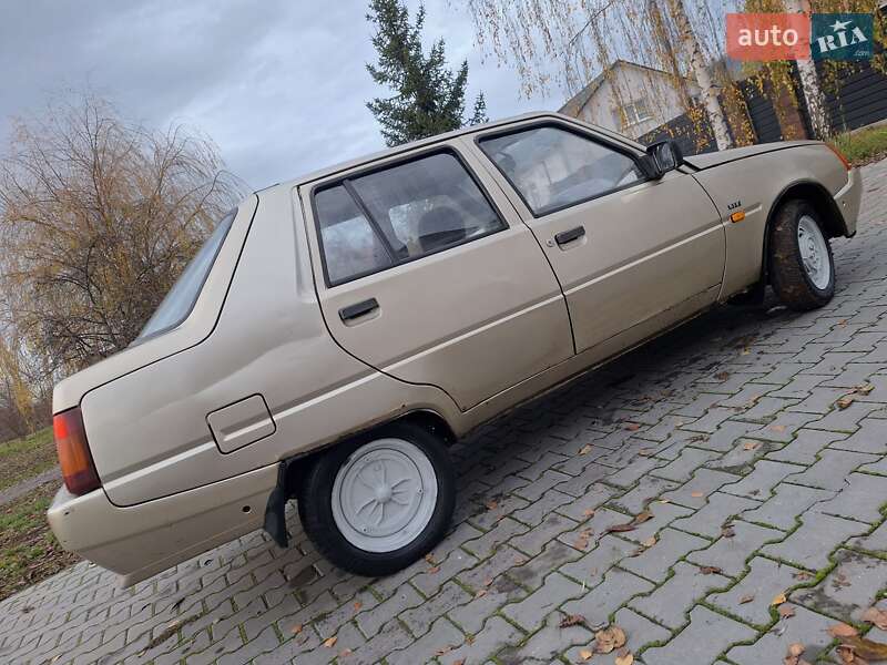 Лифтбек ЗАЗ 1103 Славута 2003 в Черновцах