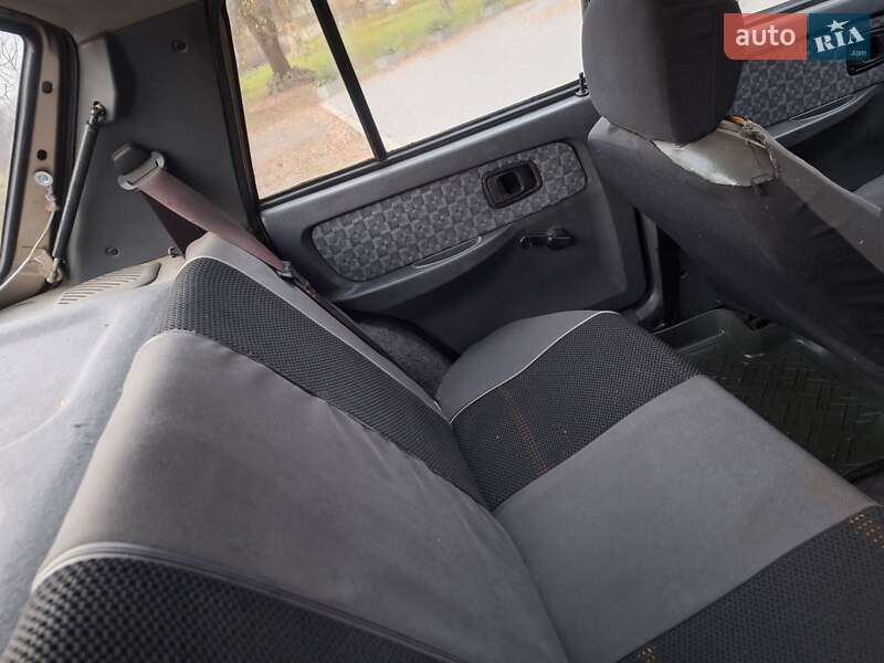 Лифтбек ЗАЗ 1103 Славута 2003 в Черновцах