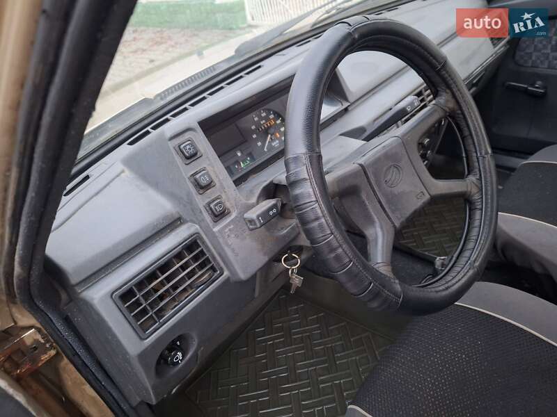 Лифтбек ЗАЗ 1103 Славута 2003 в Черновцах