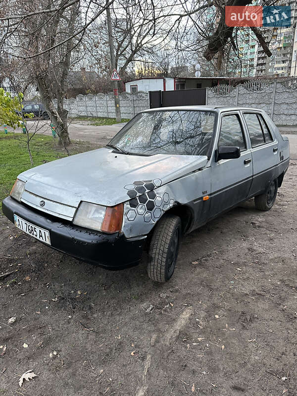 Лифтбек ЗАЗ 1103 Славута 2004 в Киеве