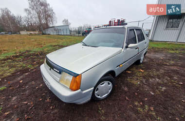 Лифтбек ЗАЗ 1103 Славута 2005 в Ромнах