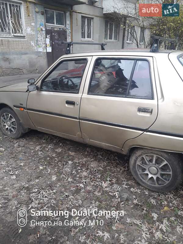 Лифтбек ЗАЗ 1103 Славута 2001 в Киеве