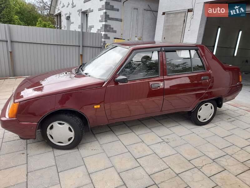 Лифтбек ЗАЗ 1103 Славута 2006 в Барышевке