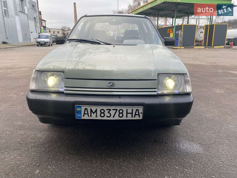 Ліфтбек ЗАЗ 1103 Славута 2006 в Житомирі фото Ліфтбек ЗАЗ 1103 Славута 2006 в Житомирі