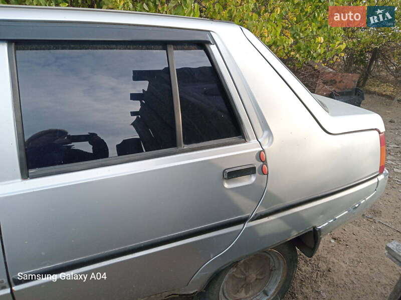 Лифтбек ЗАЗ 1103 Славута 2003 в Днепре