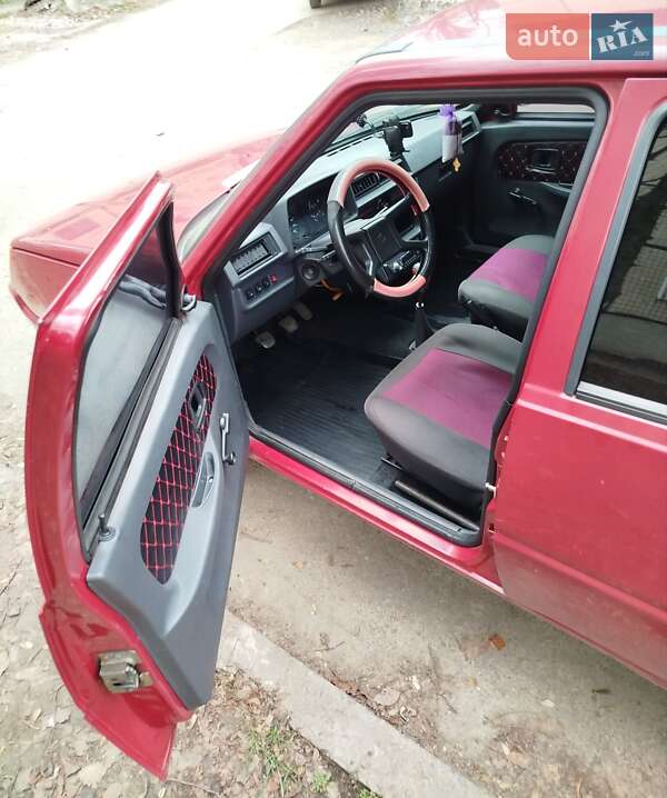 Лифтбек ЗАЗ 1103 Славута 2004 в Кривом Роге фото 9 Лифтбек ЗАЗ 1103 Славута 2004 в Кривом Роге