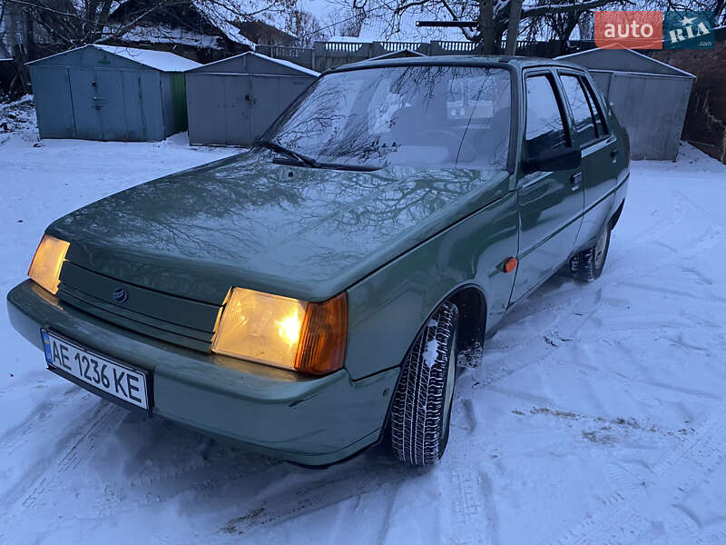 Лифтбек ЗАЗ 1103 Славута 2010 в Днепре фото Лифтбек ЗАЗ 1103 Славута 2010 в Днепре