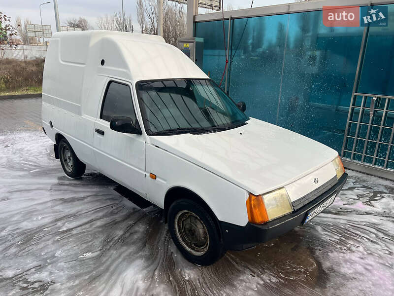 Грузовой фургон ЗАЗ 11055 2003 в Одессе фото 3 Грузовой фургон ЗАЗ 11055 2003 в Одессе