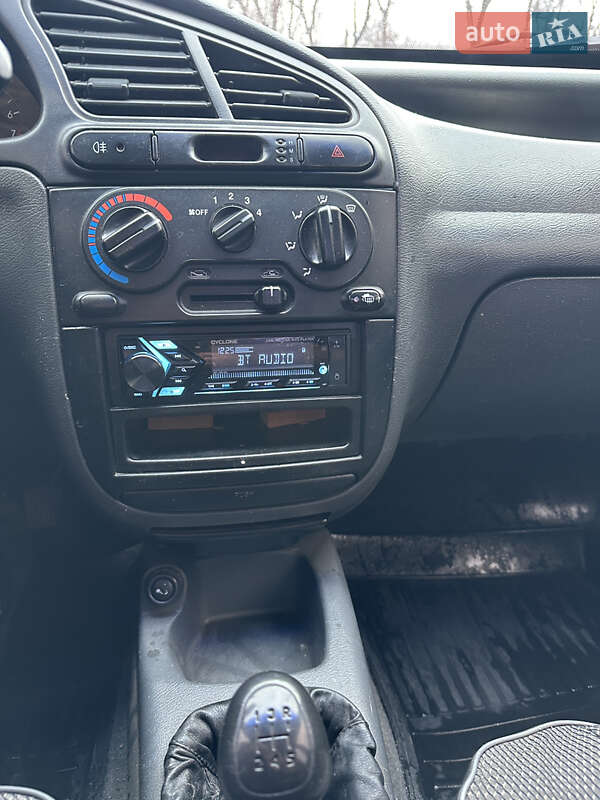 Седан ЗАЗ 1306 2002 в Днепре