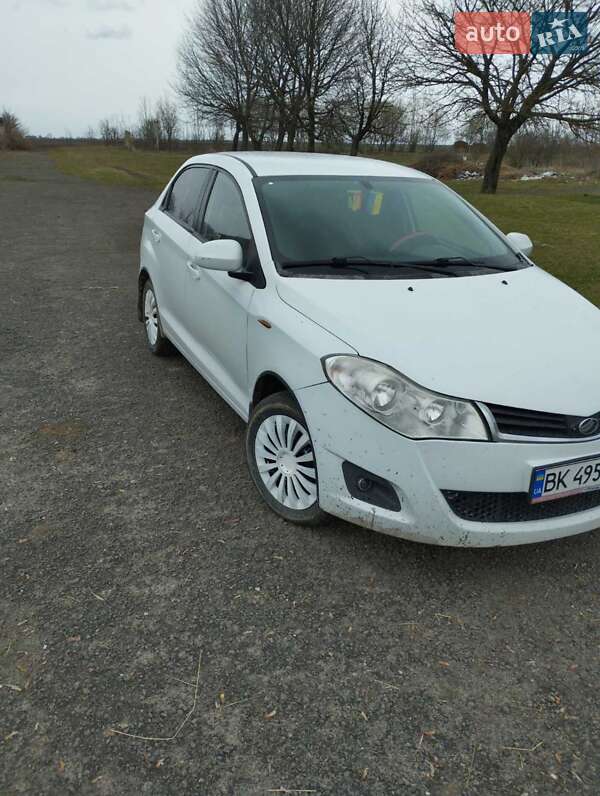 Седан ЗАЗ Forza 2011 в Кременце