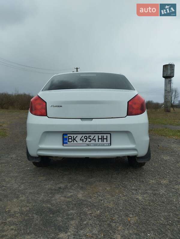 Седан ЗАЗ Forza 2011 в Кременце