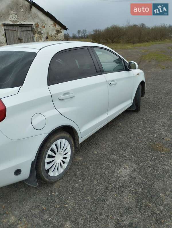 Седан ЗАЗ Forza 2011 в Кременце