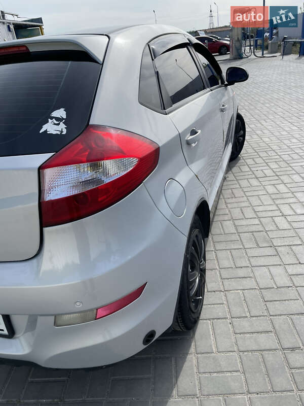 Хетчбек ЗАЗ Forza 2012 в Запоріжжі фото 2 Хетчбек ЗАЗ Forza 2012 в Запоріжжі