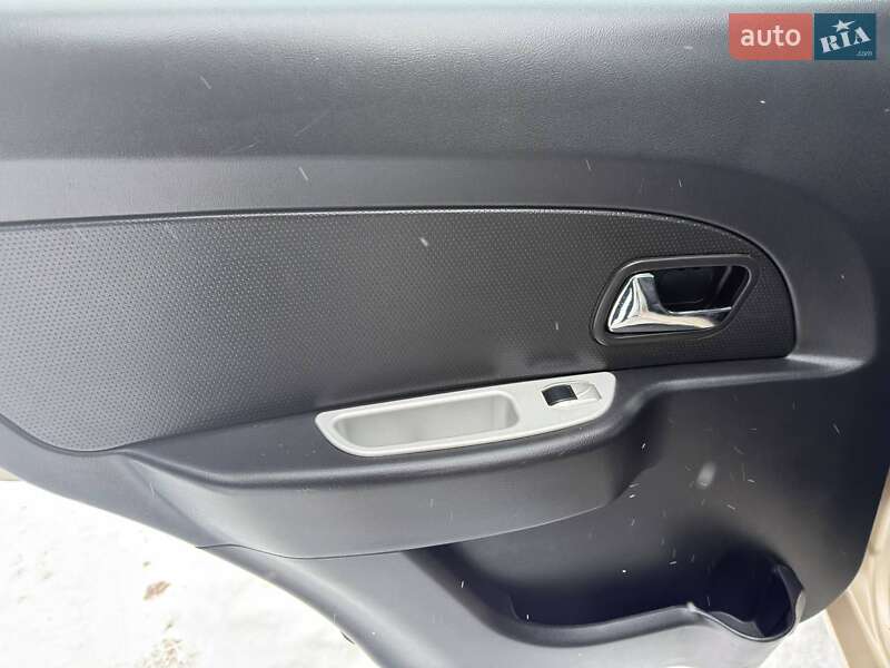 Лифтбек ЗАЗ Forza 2012 в Ахтырке фото 41 Лифтбек ЗАЗ Forza 2012 в Ахтырке