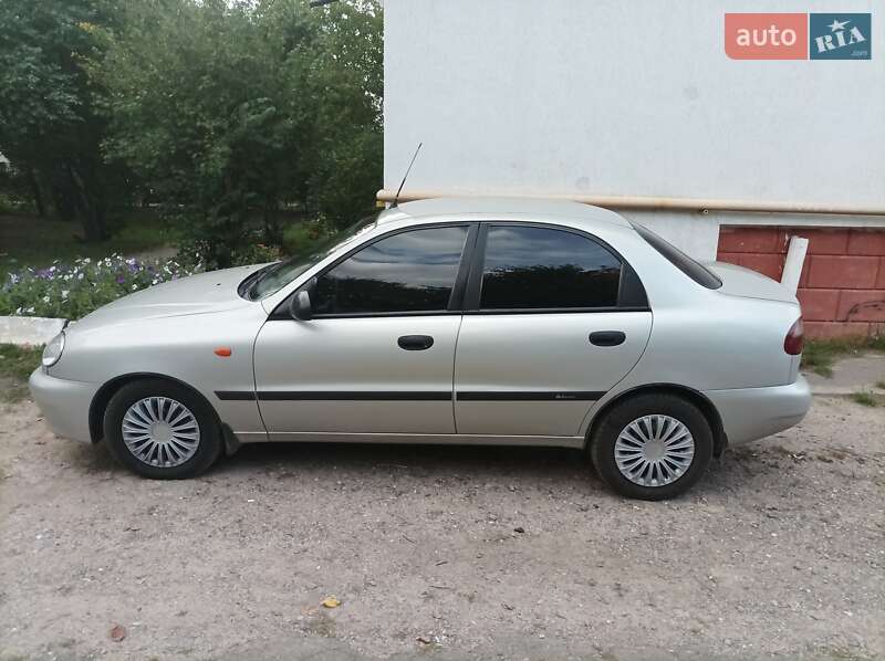 Седан ЗАЗ Lanos 2010 в Киеве