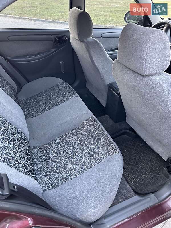 Седан ЗАЗ Lanos 2010 в Киеве