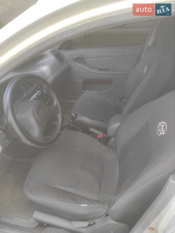 Седан ЗАЗ Lanos 2010 в Чернівцях