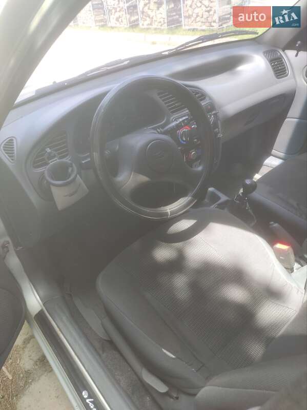 Седан ЗАЗ Lanos 2010 в Чернівцях