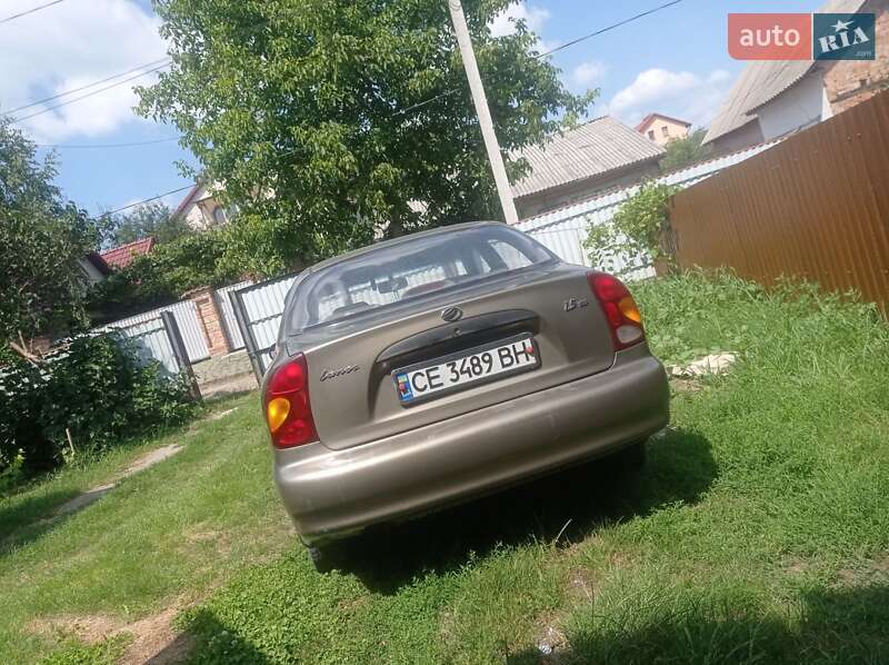 Седан ЗАЗ Lanos 2011 в Черновцах