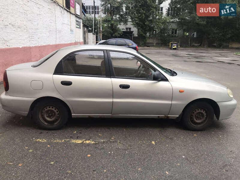 Седан ЗАЗ Lanos 2010 в Киеве